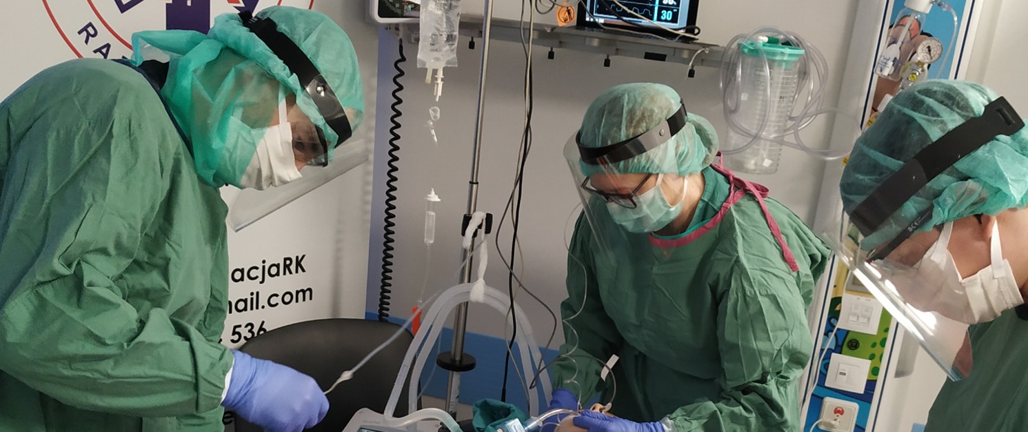 Ecran de protection avec un verre PET santé patient